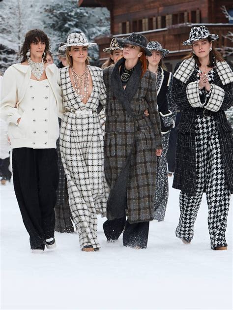 défilé chanel hiver 2019|Chanel fashion show fall.